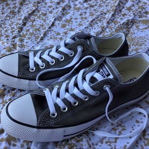 Brand new converse low tops size women’s 8